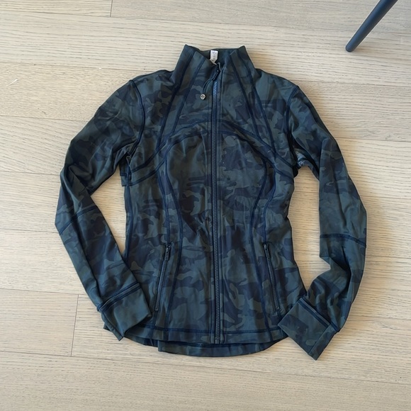 Lululemon army camo define jacket - Picture 3 of 5